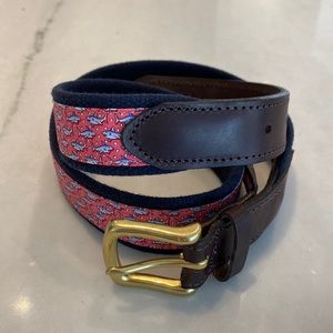 Vineyard Vines men’s belt, size 34, excellent condition.